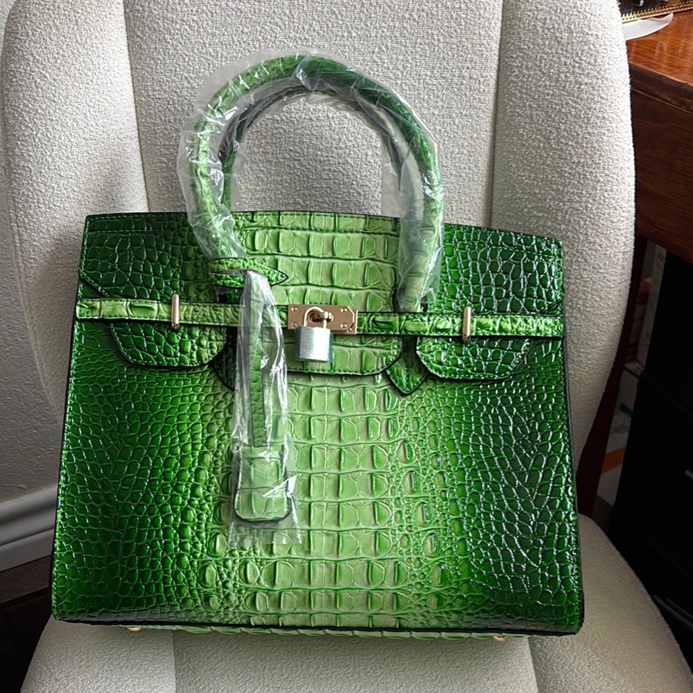 Trendy Boutique Green Satchel with Crocodile Embossed Finish